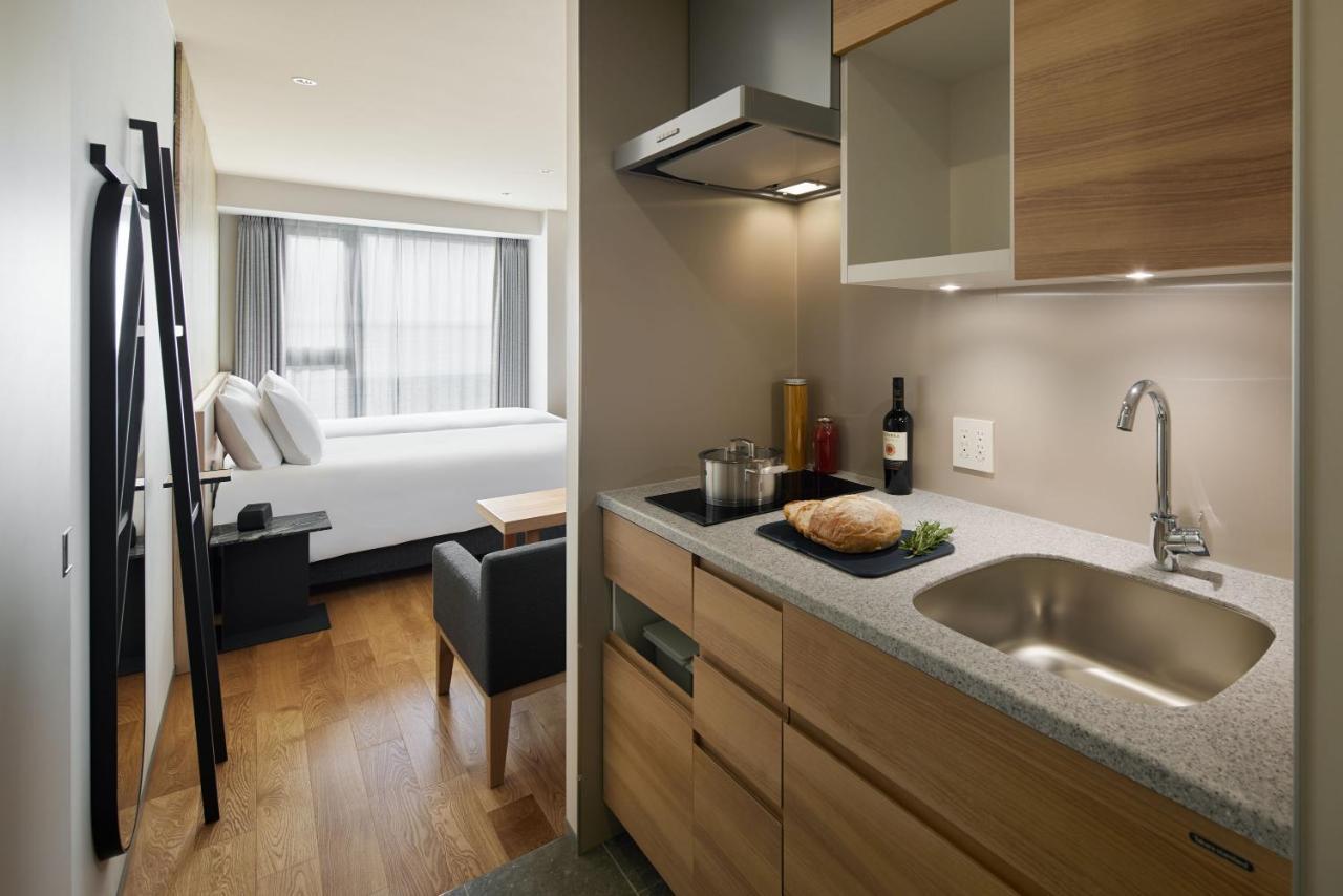 Oakwood Hotel Oike Кіото Екстер'єр фото