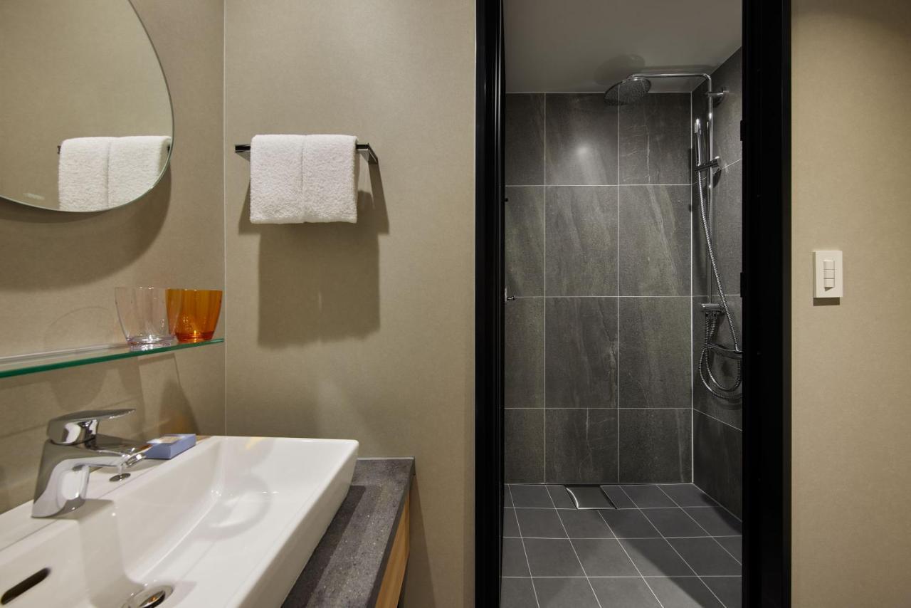 Oakwood Hotel Oike Кіото Екстер'єр фото